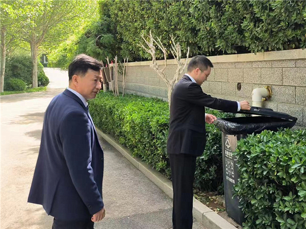 hjc黄金城物业集团董事长熊新发深入项目一线视察指导工作